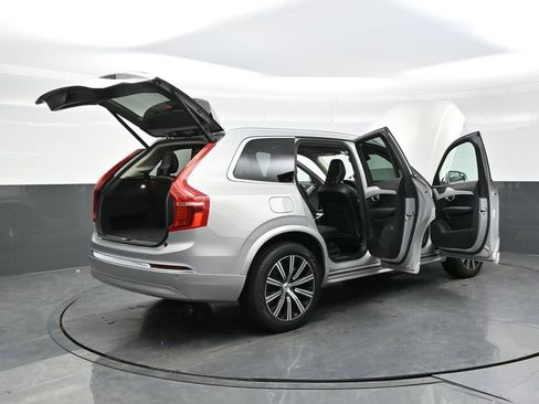 Used 2025 Volvo XC90 B5 Core AWD/4WD image 43
