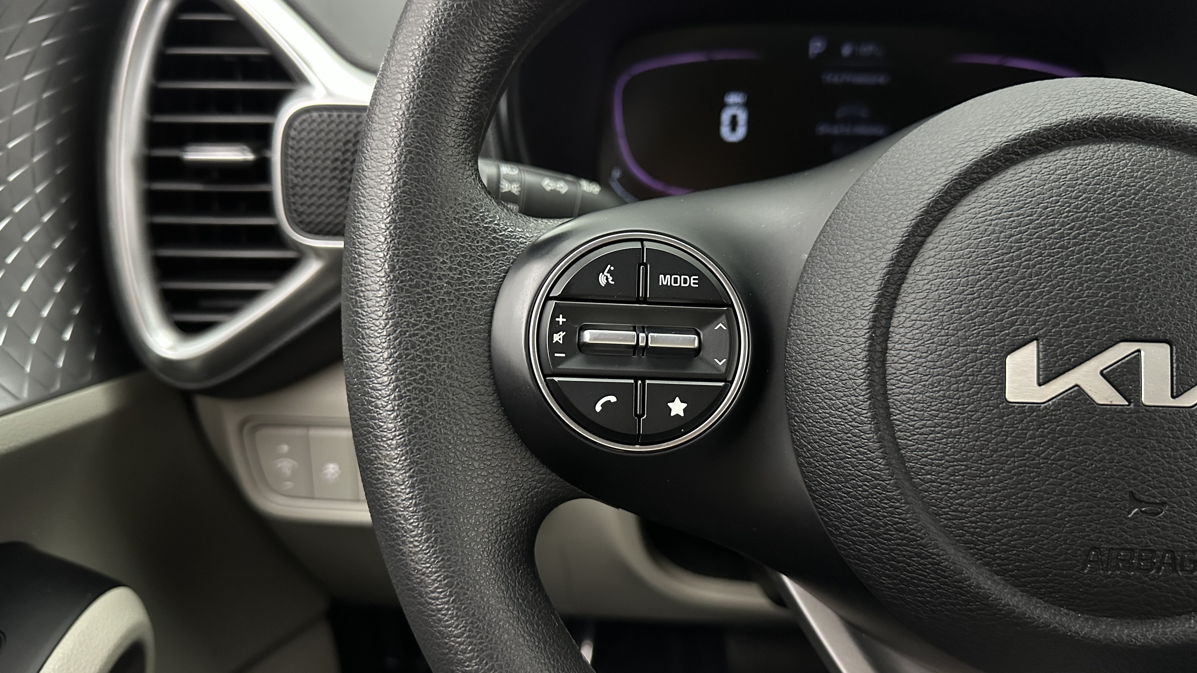 Used 2023 Kia Soul LX FWD image 19