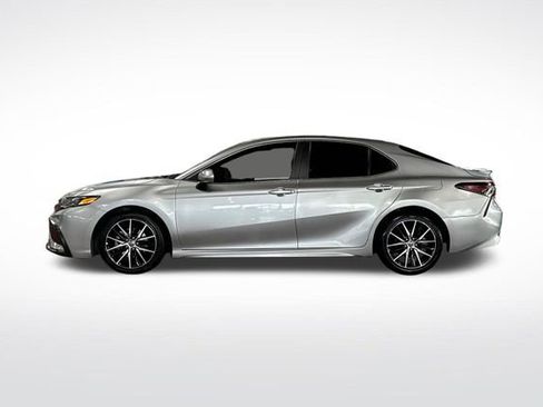 Used 2022 Toyota Camry SE FWD image 8