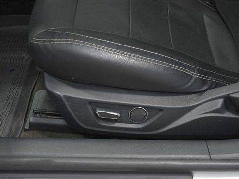 Used 2022 Ford Mustang Premium image 18