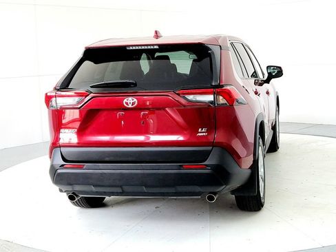 Used 2025 Toyota RAV4 LE AWD/4WD image 5