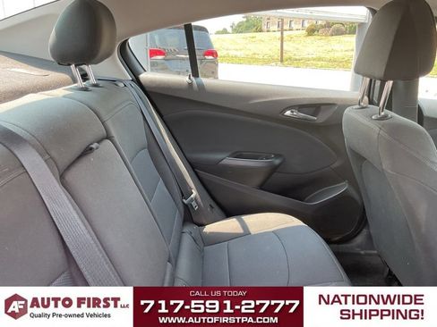 Used 2018 Chevrolet Cruze LT w/ Convenience Package FWD image 15