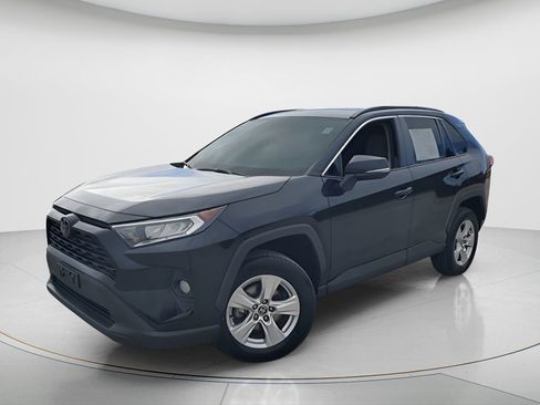 Used 2021 Toyota RAV4 XLE image 1