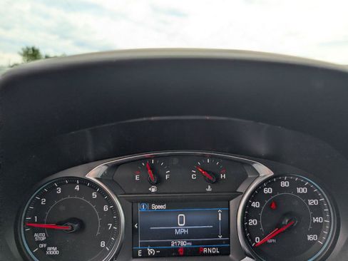 Used 2022 Chevrolet Equinox RS AWD/4WD image 12