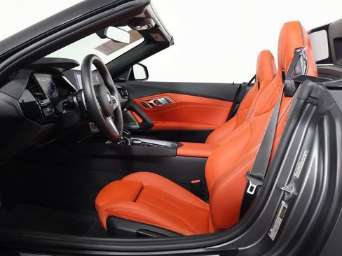 Certified 2024 BMW Z4 M40i w/ Premium Package RWD image 11