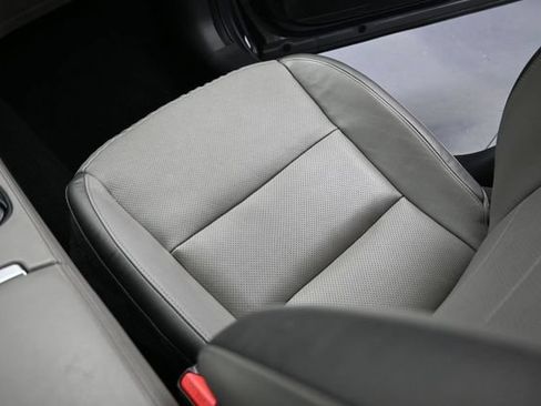 Used 2023 INFINITI QX50 Luxe w/ Accent Package FWD image 13