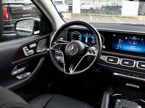 Used 2024 Mercedes-Benz GLS 450 4MATIC image 10