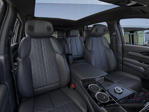 New 2025 Cadillac Escalade IQ Luxury 1 w/ Smart Trailering package image 17
