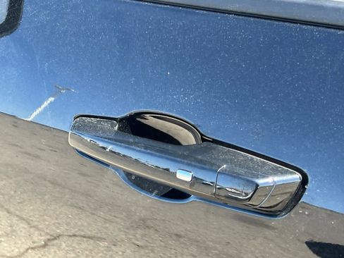 Used 2025 Chevrolet Equinox LT AWD/4WD image 7