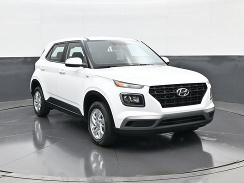 New 2026 Hyundai Venue SE FWD image 3