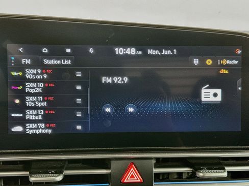 Used 2025 Hyundai Elantra SEL FWD image 21