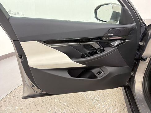 New 2026 BMW 530i RWD image 11