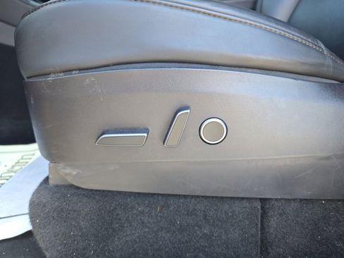 Used 2022 Tesla Model Y Long Range AWD/4WD image 16