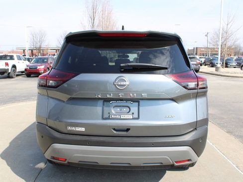 Used 2023 Nissan Rogue S image 8
