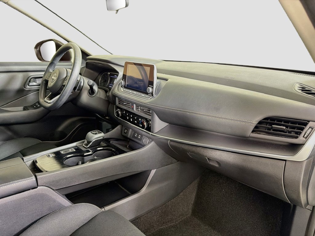 Used 2024 Nissan Rogue S FWD image 30