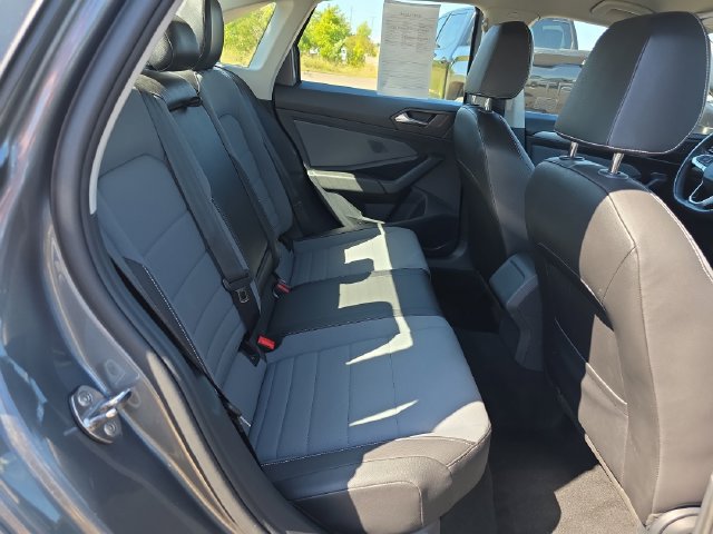 Used 2025 Volkswagen Jetta SE FWD image 14