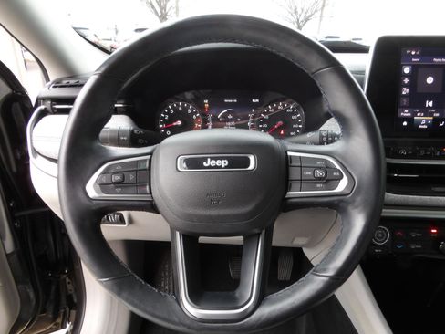 Used 2022 Jeep Compass Latitude w/ Convenience Group AWD/4WD image 39