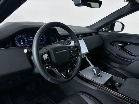 Used 2025 Land Rover Range Rover Evoque Dynamic SE image 9