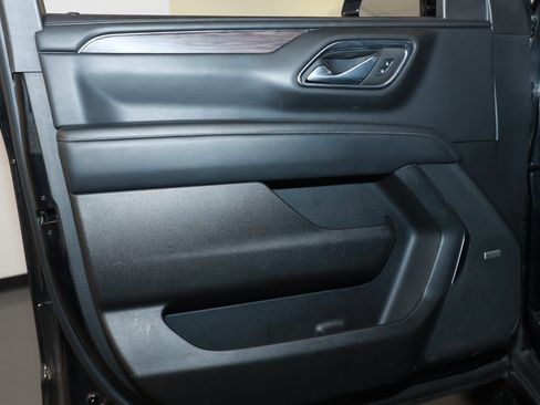 Used 2024 Chevrolet Suburban LT image 23