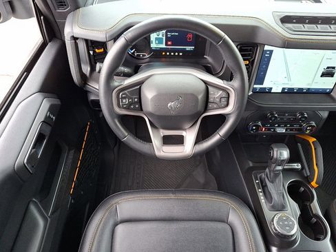 Used 2024 Ford Bronco Badlands w/ Sasquatch Package image 11