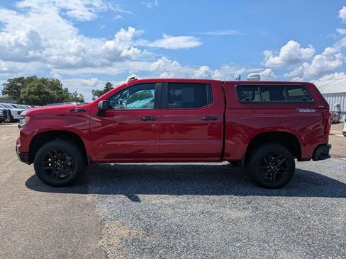 Used 2025 Chevrolet Silverado 1500 LT Trail Boss w/ Convenience Package II AWD/4WD image 6