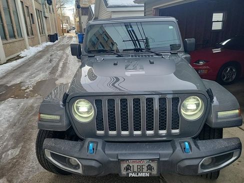 Used 2022 Jeep Wrangler Unlimited Sahara w/ Cold Weather Group image 2