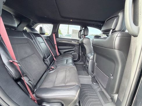 Used 2019 Jeep Grand Cherokee SRT image 28