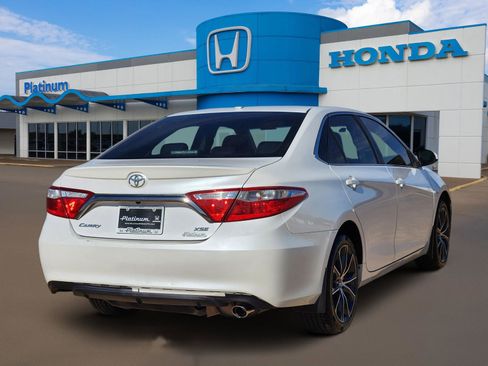 Used 2017 Toyota Camry LE image 4