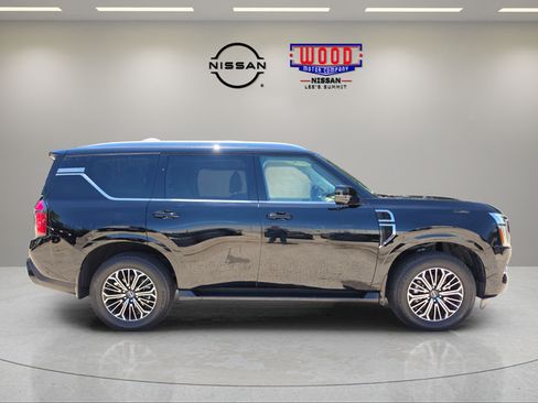 Used 2025 Nissan Armada Platinum AWD/4WD image 2