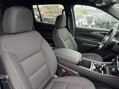 New 2026 Chevrolet Traverse LT w/ Driver Confidence Package AWD/4WD image 42