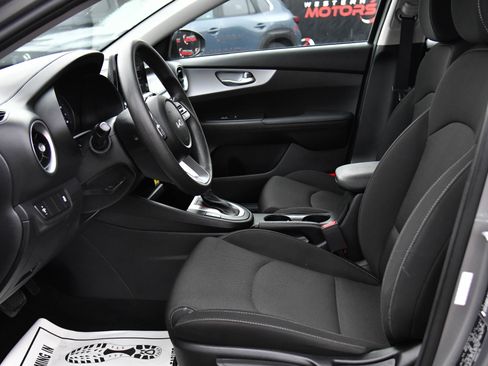 Used 2023 Kia Forte LXS image 16