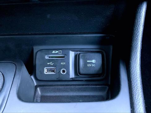 Used 2016 Jeep Cherokee Latitude w/ Cold Weather Group image 35