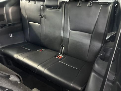 Used 2021 Toyota Highlander XLE AWD/4WD image 44