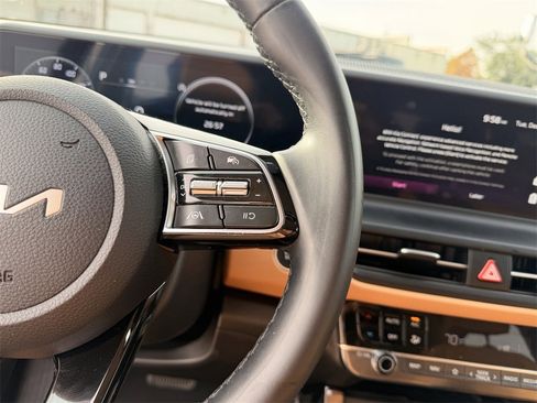 Certified 2024 Kia Seltos EX image 17