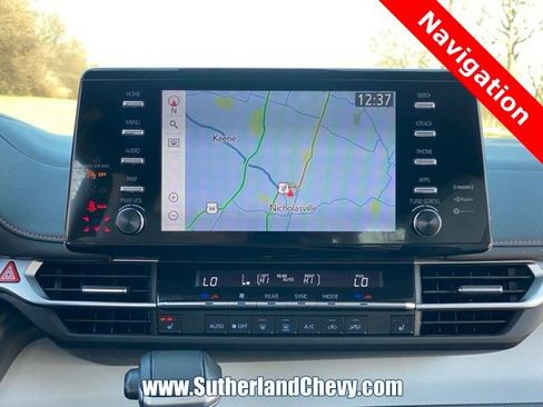 Used 2024 Toyota Sienna XSE FWD image 27