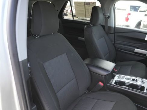 Used 2024 Ford Explorer XLT image 21
