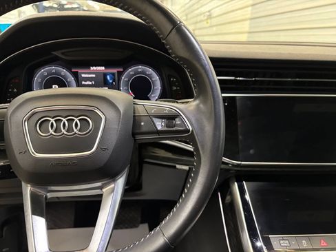 Used 2019 Audi Q8 Premium Plus w/ Premium Plus AWD/4WD image 16