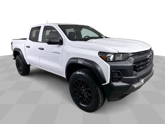 Used 2025 Chevrolet Colorado Trail Boss AWD/4WD image 2