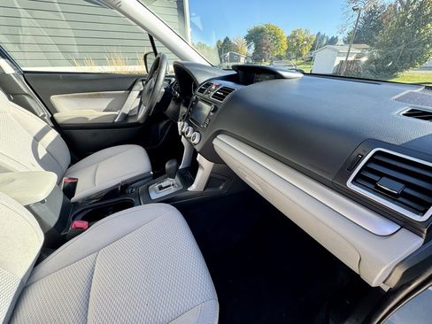 Used 2018 Subaru Forester 2.5i w/ Alloy Wheel Package image 21