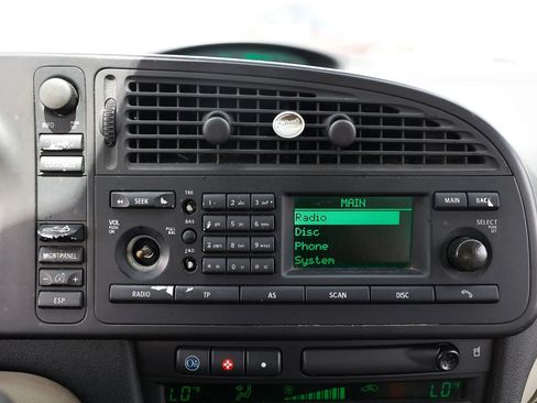 Used 2004 Saab 9-3 Aero FWD image 30