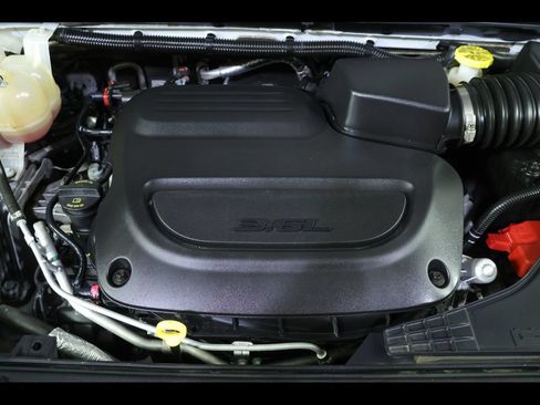 Used 2023 Chrysler Voyager LX FWD image 20