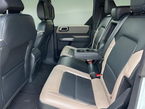 Used 2023 Ford Bronco Wildtrak AWD/4WD image 14