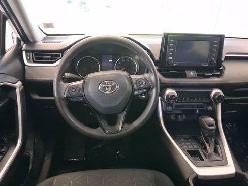 Used 2022 Toyota RAV4 XLE AWD/4WD image 16