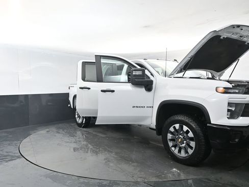 Used 2025 Chevrolet Silverado 2500 Custom w/ Custom Value Package image 31