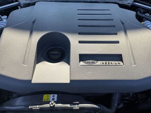 Used 2025 Land Rover Discovery Dynamic SE image 20