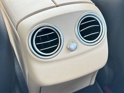 Used 2020 Mercedes-Benz C 300 Sedan image 16