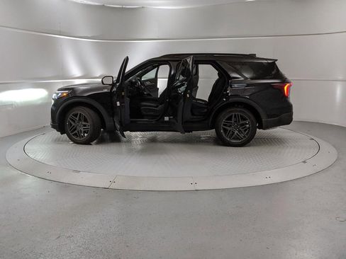 New 2025 Ford Explorer ST-Line w/ ST-Line Street Pack image 11