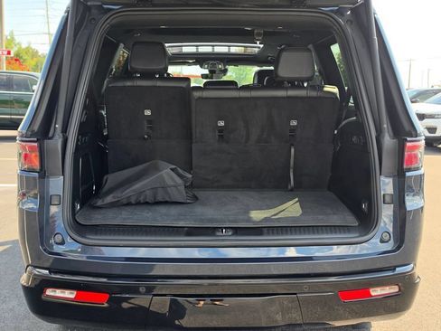 Used 2024 Jeep Wagoneer Series II AWD/4WD image 36