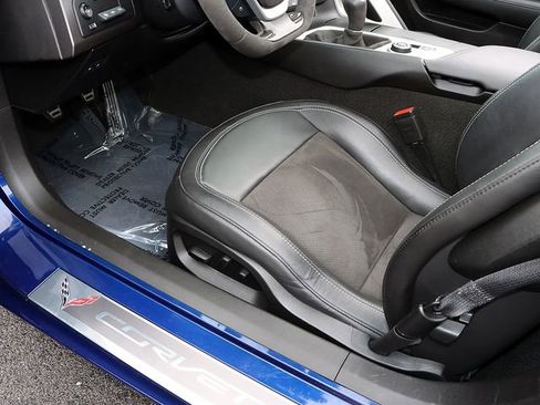 Used 2018 Chevrolet Corvette Stingray Coupe w/ 2LT Preferred Equipment Group image 28