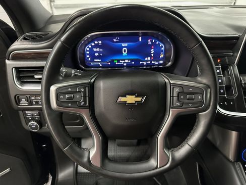 Used 2023 Chevrolet Suburban Z71 w/ Luxury Package AWD/4WD image 13